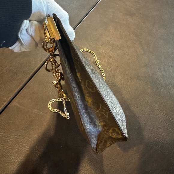 Vintage LOUIS VUITTON Monogram
Pouche Toilette 26 Clutch Bag converted - Picture 6 of 17